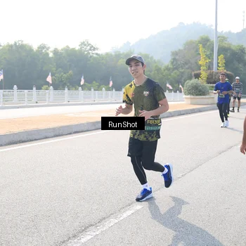 Runner Photo 6934670