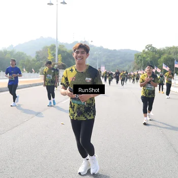Runner Photo 6934680