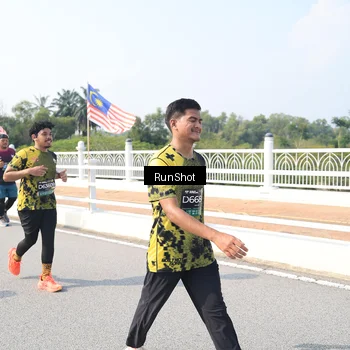 Runner Photo 6934688