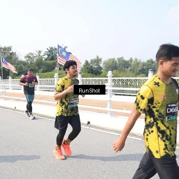 Runner Photo 6934691