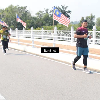 Runner Photo 6934710