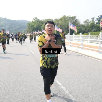 Runner Photo 6934711