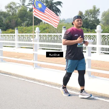Runner Photo 6934718