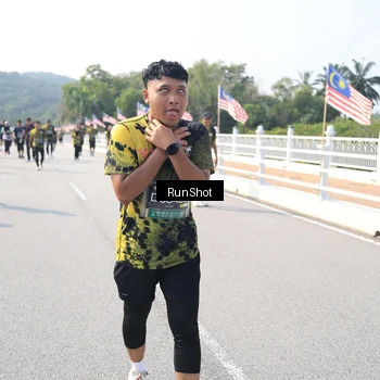 Runner Photo 6934719