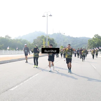 Runner Photo 6934722