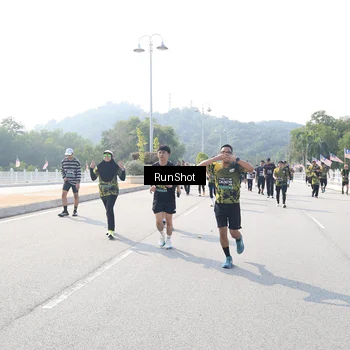 Runner Photo 6934727