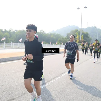 Runner Photo 6934744