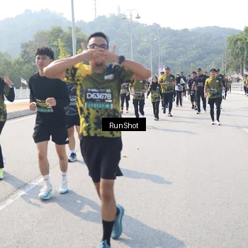 Runner Photo 6934749