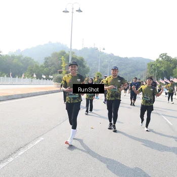 Runner Photo 6934755