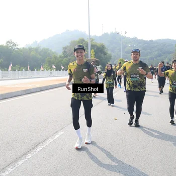 Runner Photo 6934758