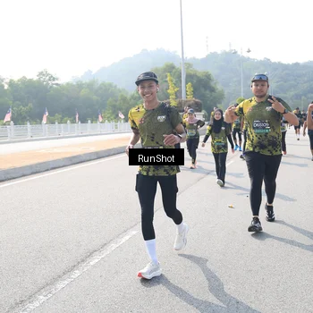 Runner Photo 6934759