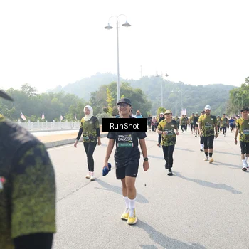 Runner Photo 6934874