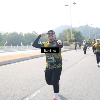 Runner Photo 6935006