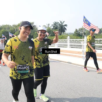 Runner Photo 6935010