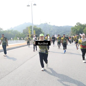 Runner Photo 6935013