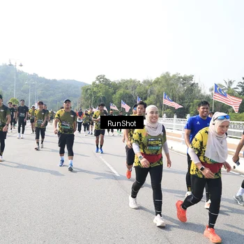 Runner Photo 6935029