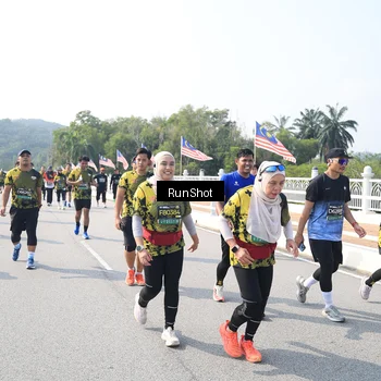 Runner Photo 6935030