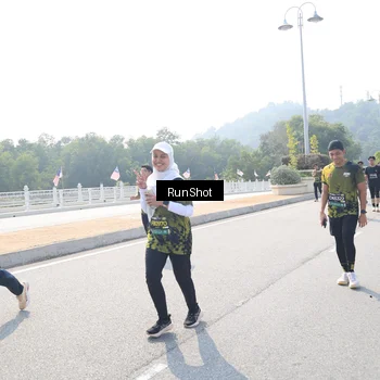 Runner Photo 6935040