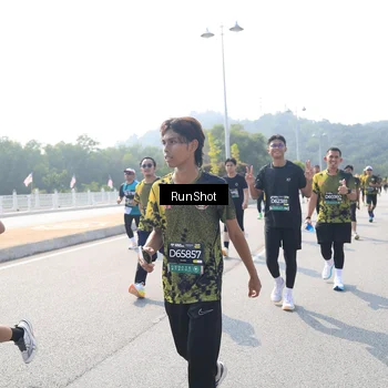 Runner Photo 6935070