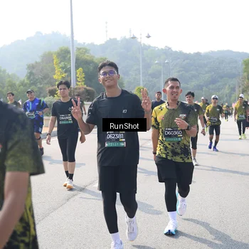 Runner Photo 6935075