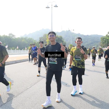 Runner Photo 6935080