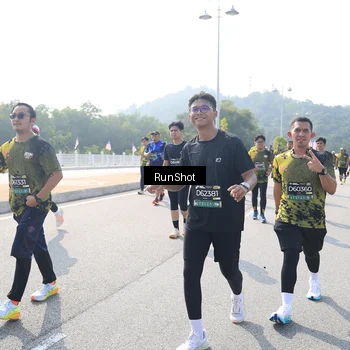Runner Photo 6935088