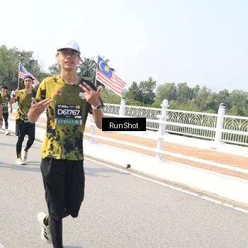 Runner Photo 6935180