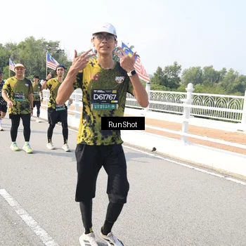 Runner Photo 6935181