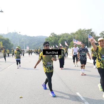 Runner Photo 6935191