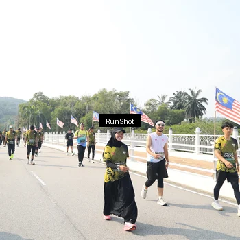 Runner Photo 6935199