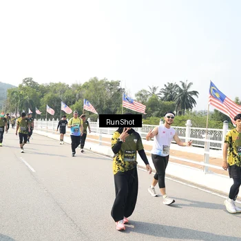 Runner Photo 6935202