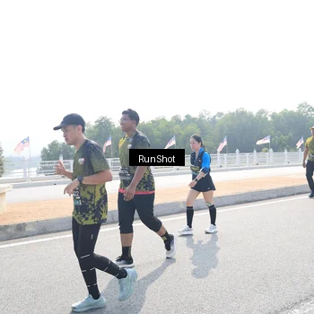 Runner Photo 6935220
