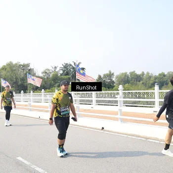 Runner Photo 6935256