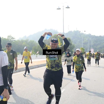 Runner Photo 6935264