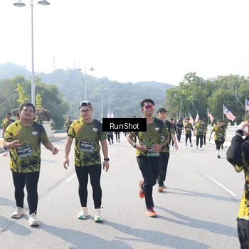 Runner Photo 6935311