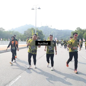 Runner Photo 6935312