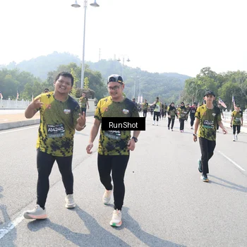 Runner Photo 6935315