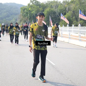 Runner Photo 6935324