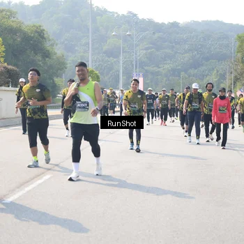 Runner Photo 6935345