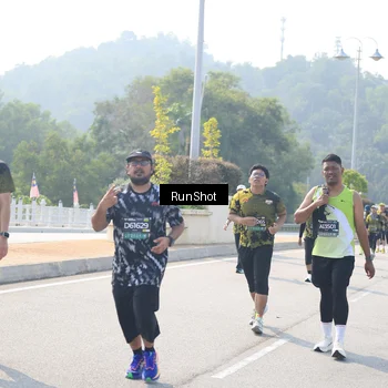 Runner Photo 6935346