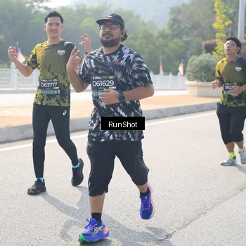 Runner Photo 6935353
