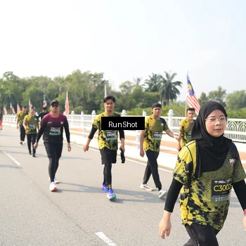 Runner Photo 6935364