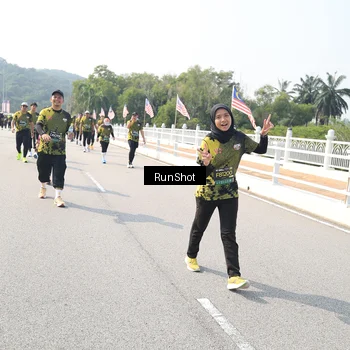 Runner Photo 6935430