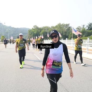 Runner Photo 6935452