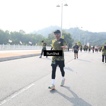 Runner Photo 6935471