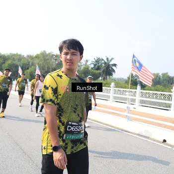 Runner Photo 6935476