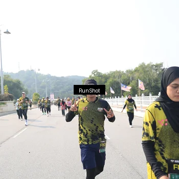 Runner Photo 6935486