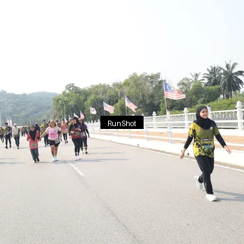 Runner Photo 6935510