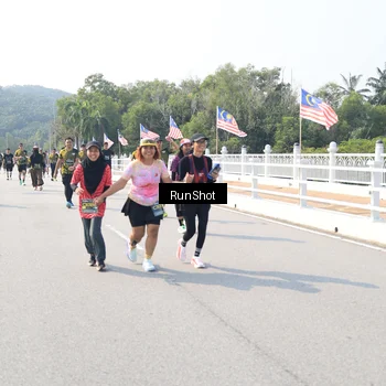 Runner Photo 6935516