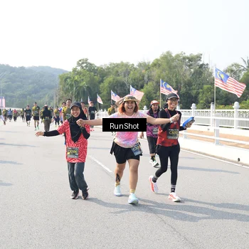Runner Photo 6935520